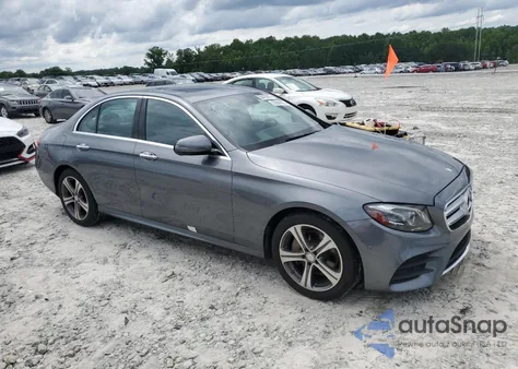 2017 Mercedes-Benz E 300 4Matic z USA, uszkodzony, nr VIN WDDZF4KB2HA187054